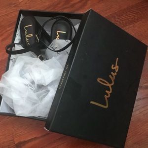 Lulu’s Black Chunky Heels Sandal!